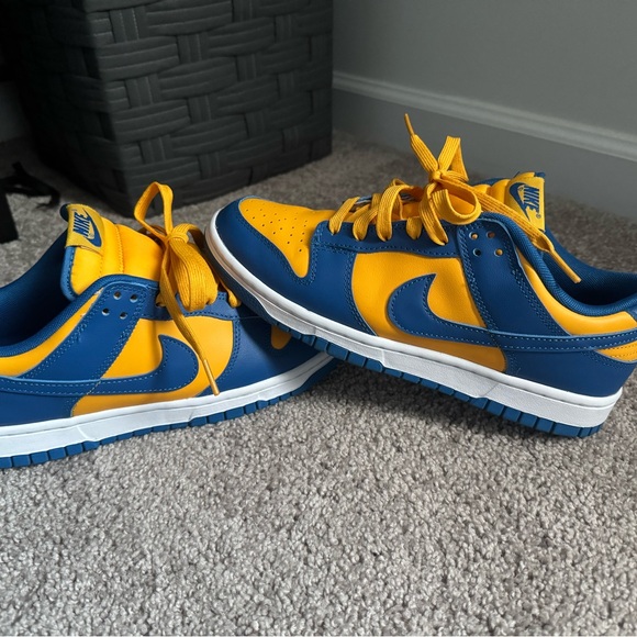 UCLA Dunks - Picture 3 of 6